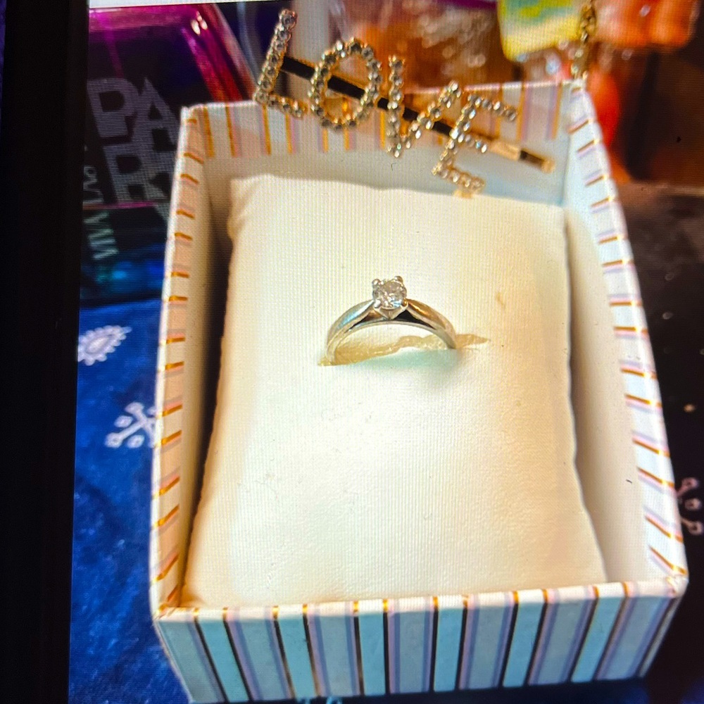 Solitary platinum diamond ring